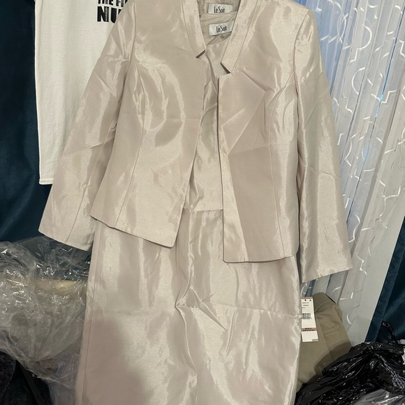 Le Suit Dresses & Skirts - Le Suit Cream Women's Wedding Dress